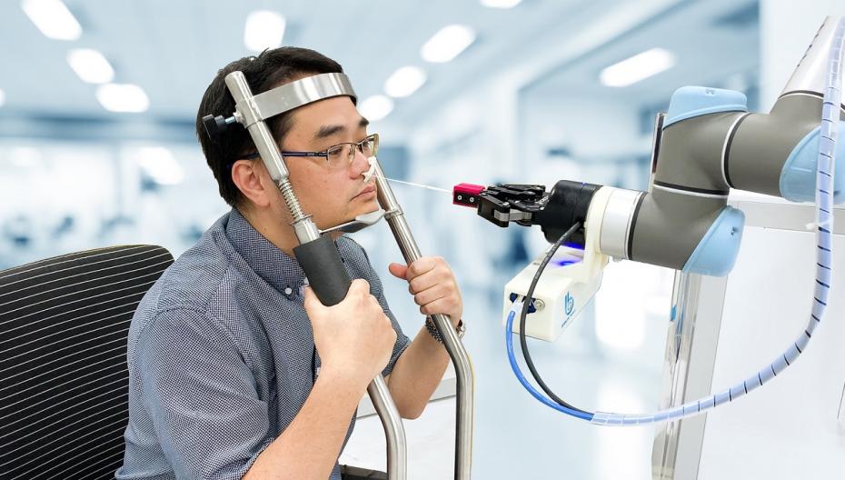В Тайване разработан робот для взятия мазков из носа для тестирования на COVID-19