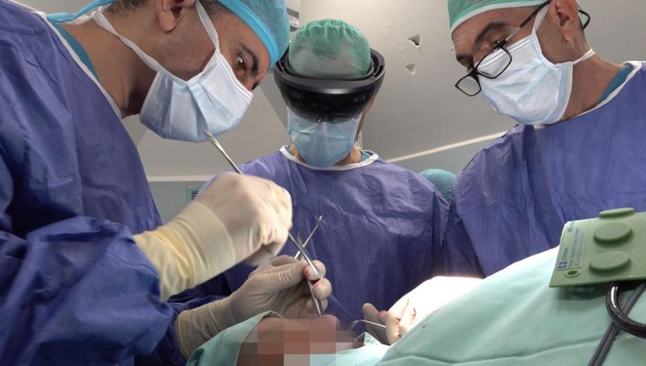 В Израиле врачи впервые применили AR- и 3D-технологии при операции на глазной впадине