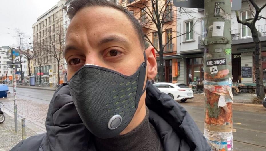 "Умная" маска, которая контролирует дыхание и качество окружающего воздуха