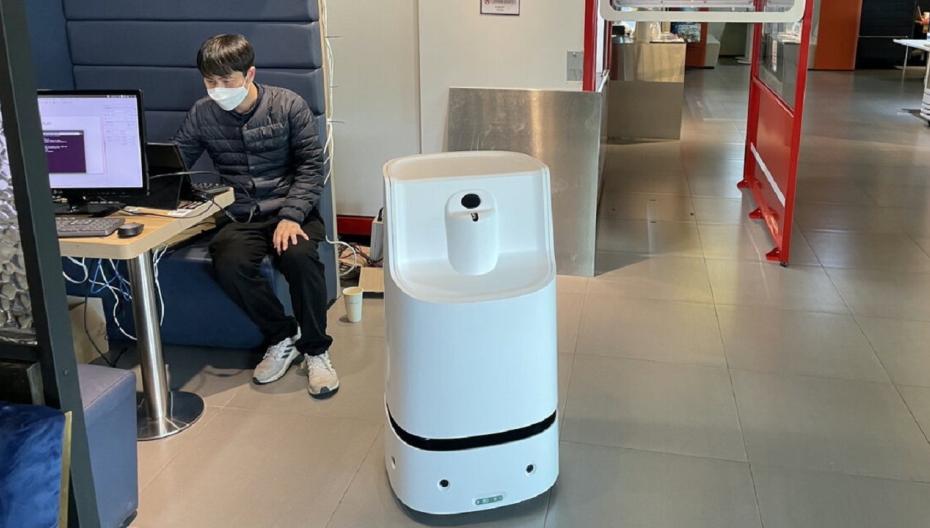 "Умный" санитарный робот в Южной Корее определяет распространение вирусов в закрытых помещениях