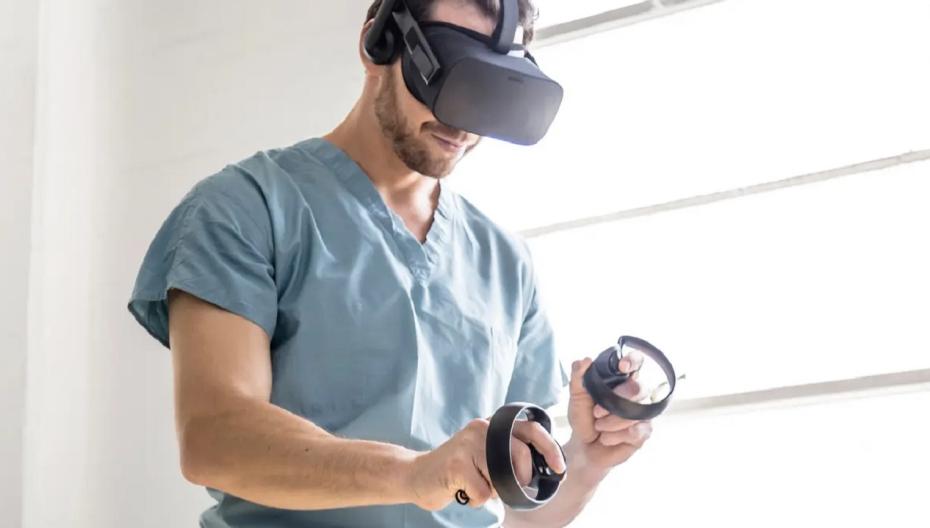 VR-система CMR Surgical для обучения навыкам работы с хирургическим роботом