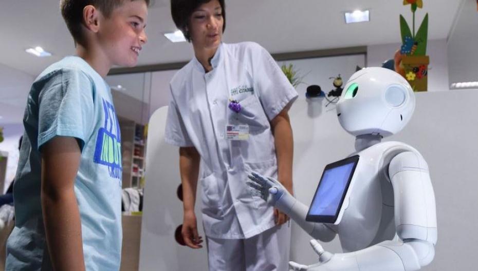 В бельгийских больницах теперь на ресепшн работают роботы