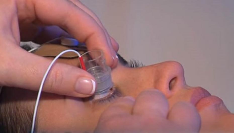EyeGate II позволяет неинвазивно вводить лекарства внутрь глаза