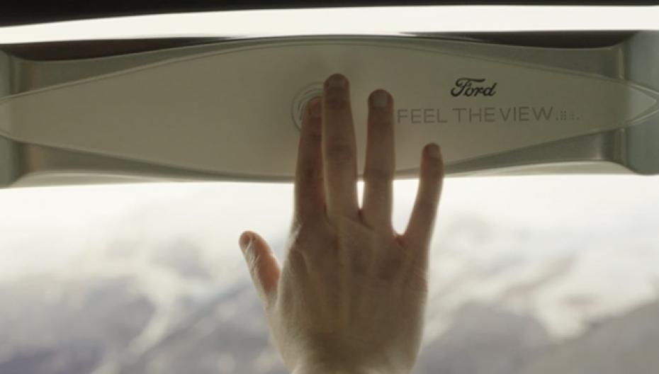 Ford помогает слепым видеть пейзаж через окно машины