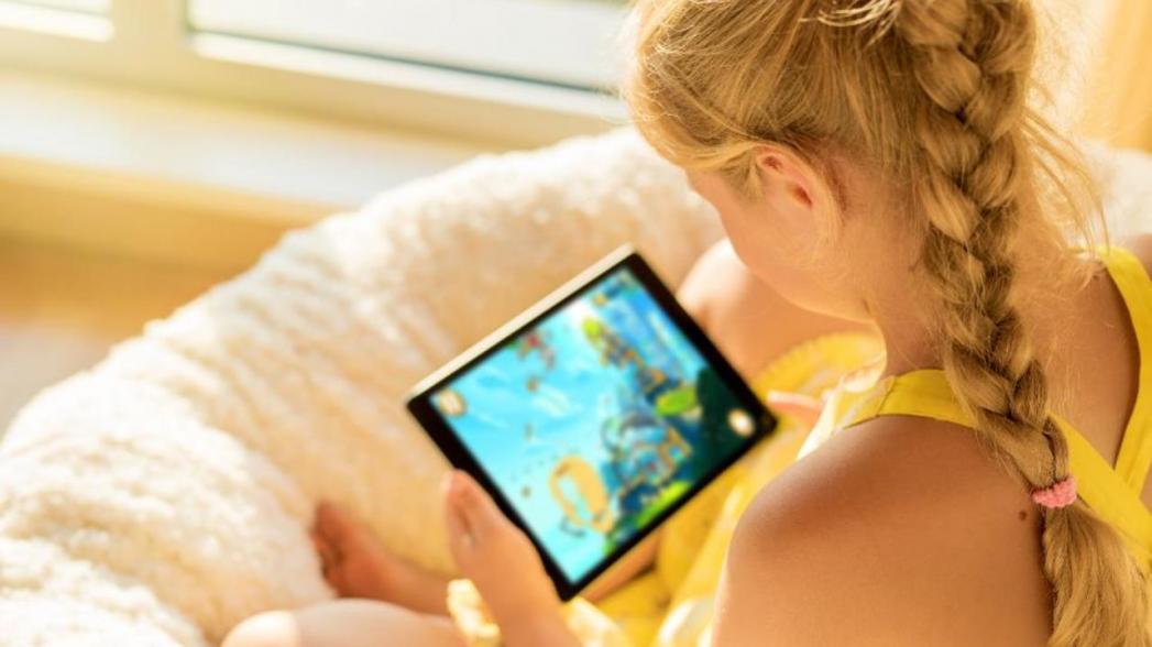 Исследование: Проводить время у экранов не так уж и плохо для детей