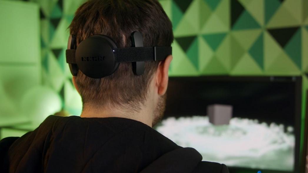 NextMind начала поставки комплекта разработчика для своего считывающего мозговые волны устройства