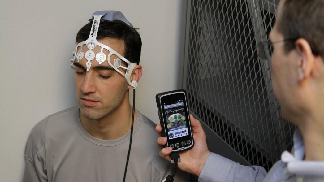 Портативная система BrainScope для оценки сотрясения мозга