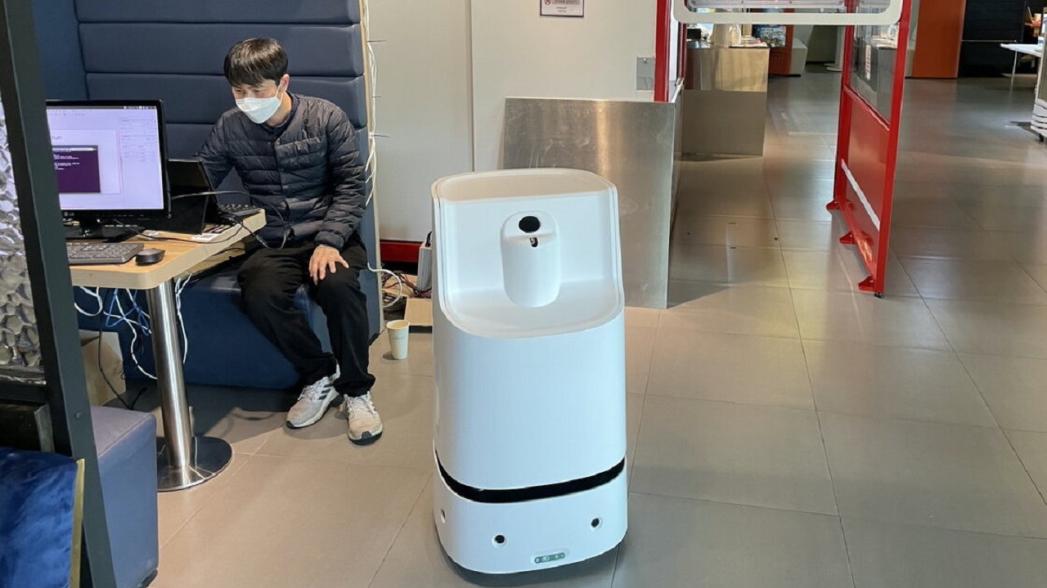 "Умный" санитарный робот в Южной Корее определяет распространение вирусов в закрытых помещениях