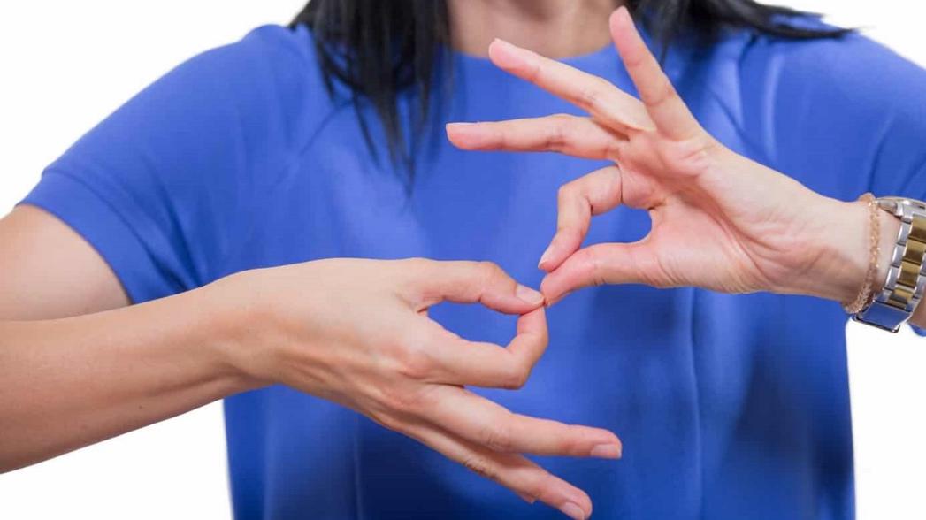Могут ли программные средства языка жестов помочь улучшить уход за глухими пациентами?