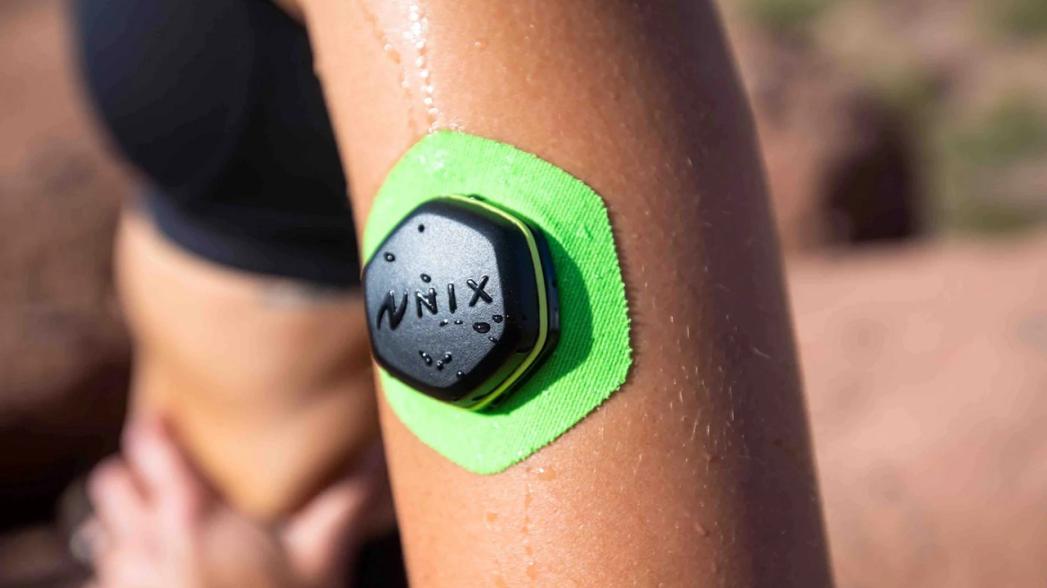 Nix Biosensors представила новое носимое устройство для контроля гидратации