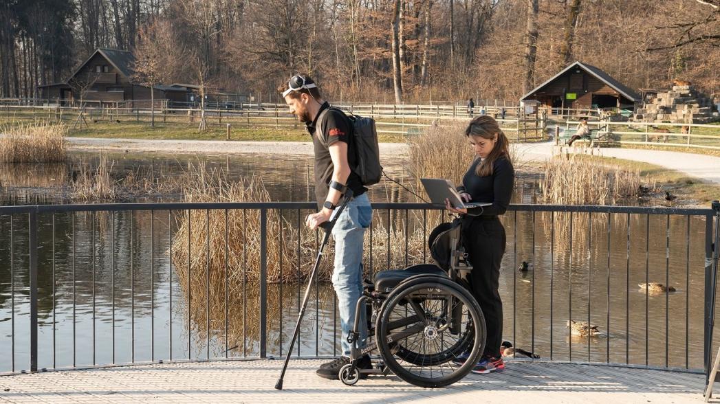 Может ли человек с параличом ног снова начать ходить