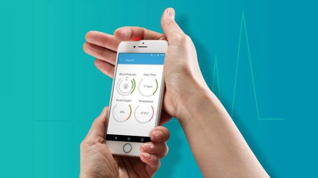 Смартфон, который с клинической точностью измеряет давление и другие показатели здоровья
