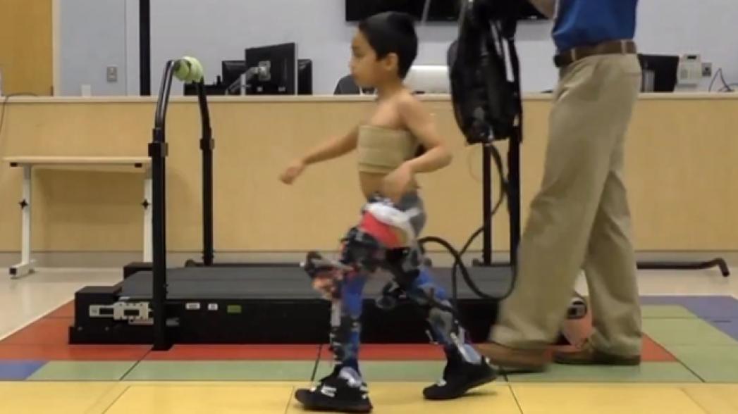 Экзоскелет для детей с церебральным параличом тренирует мышцы пациента