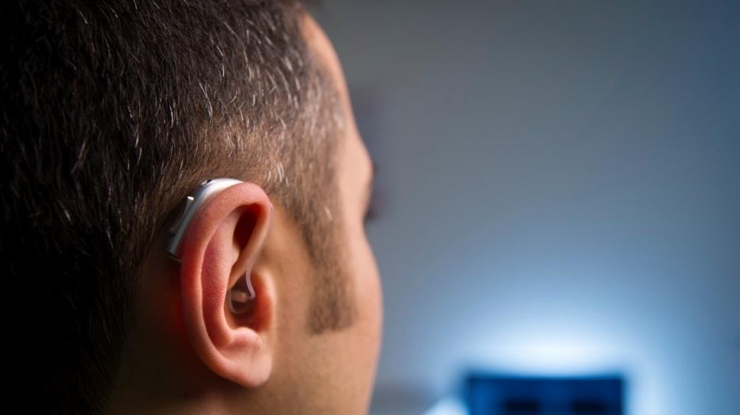 GN Hearing и Cochlear подключили слуховой аппарат к телефону